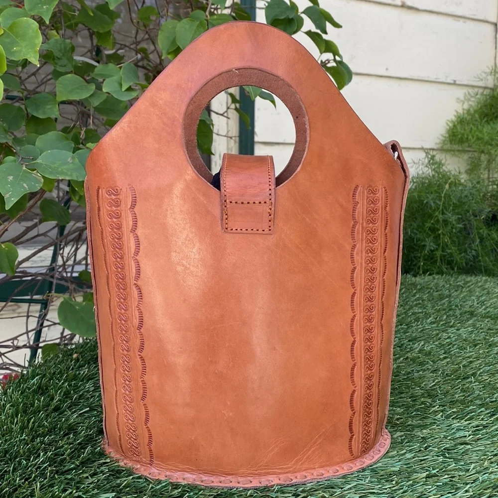 Handmade Tooled Flower Leather Bucket Bag - Picture 3 of 16